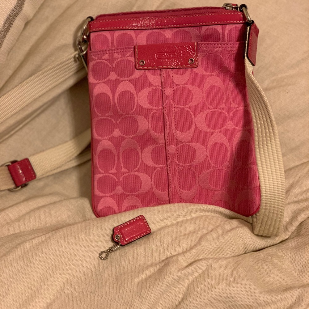 Vintage Coach Hot pink/fuchsia crossbody leather